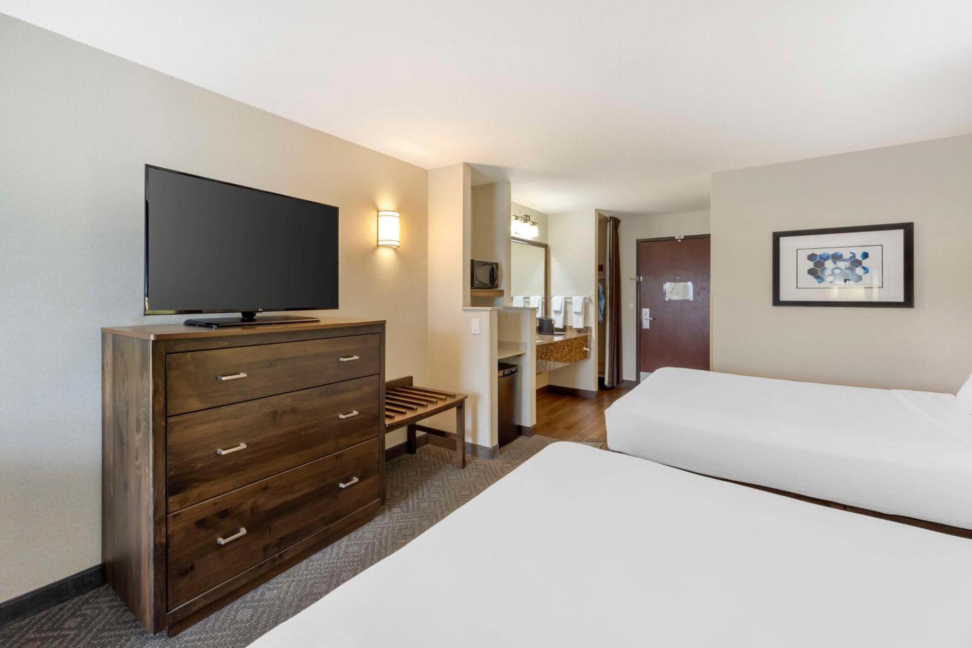 Best Western Plus Northwind Inn & Suites Tigard Exterior photo